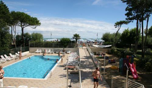 Studio with Pool View - Ground Floor