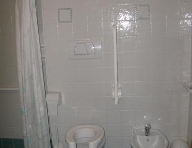 One-Bedroom Apartment with Pool View - Disability Access 