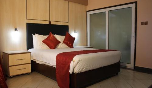 Deluxe Queen Room