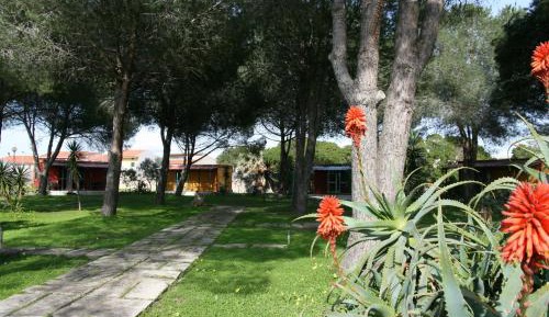 Bungalow with Patio and Garden View