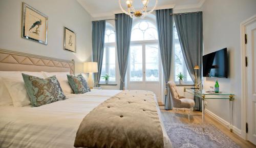 Two-Bedroom Suite with Balcony