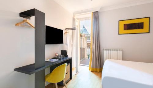 Deluxe Double or Twin Room with City View
