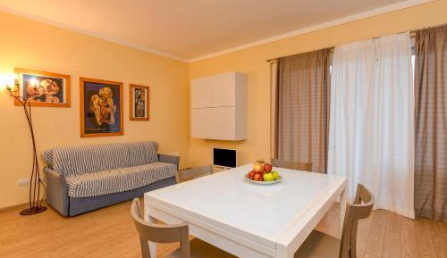 Superior One-Bedroom Apartment