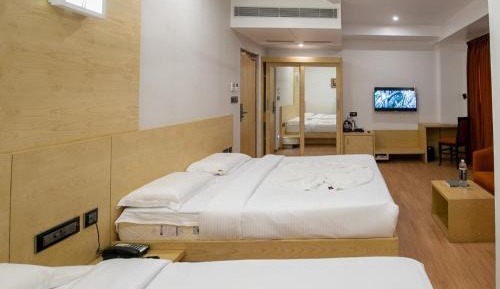 Premium Quadruple Room