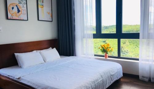 King Room with Mountain View