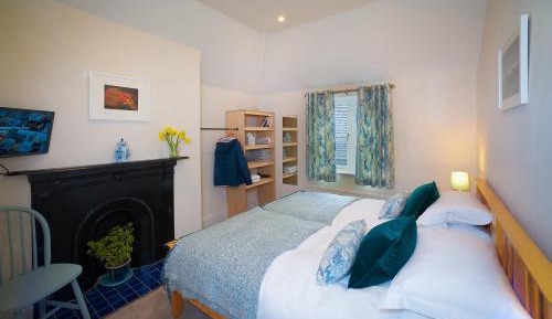 Twin Room with Shower