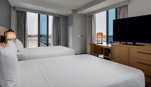 Queen Room with Two Queen Beds, View and Accessible Tub