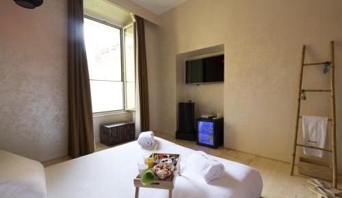 Superior Double Room with Grotto Shower