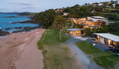 Two-Bedroom Beachfront Apartment -  Pacific Blue 