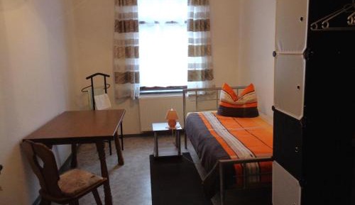 Single Room with Shared Bathroom