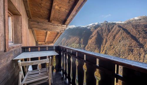 Superior One-Bedroom Apartment with Balcony
