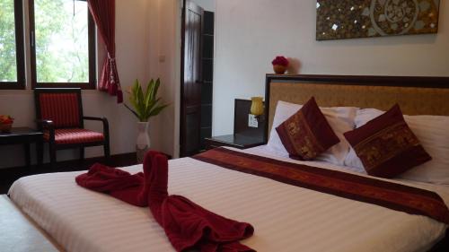 Queen Room with Garden View