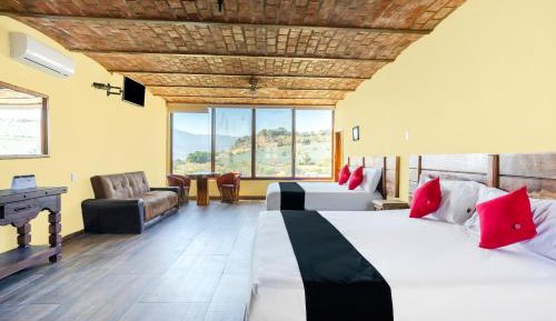 Deluxe Two Beds 