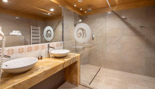 Deluxe Apartment with unlimited access to Terma Bania