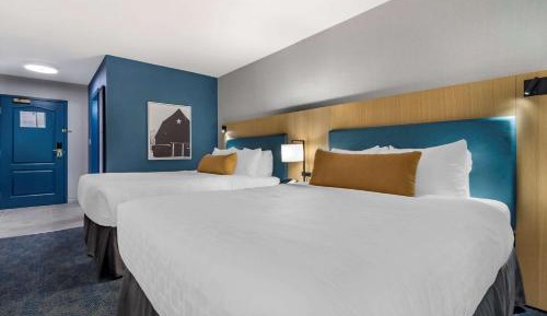 Queen Room with Two Queen Beds - Non-Smoking