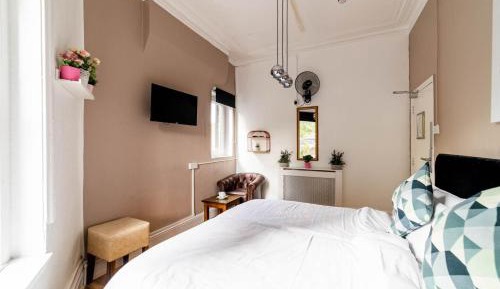Double or Twin Room with Shared Bathroom