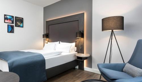 Standard Queen Room