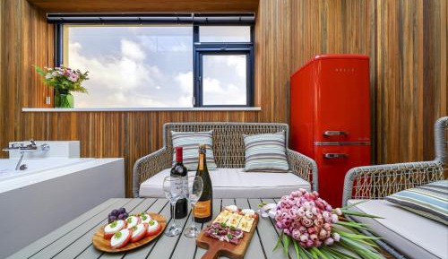 Suite with Spa Bath