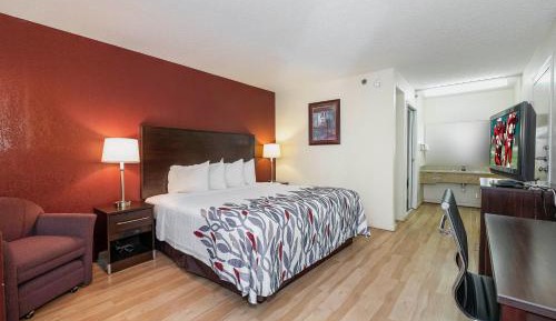 Deluxe King Room - Disability Access/Non-Smoking
