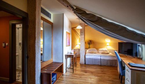 Double or Twin Room Comfort