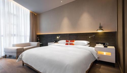 Standard Queen Room