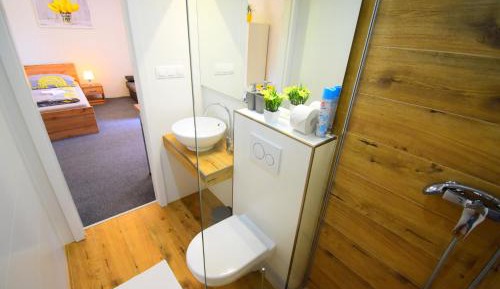 Quadruple Room with Private Bathroom