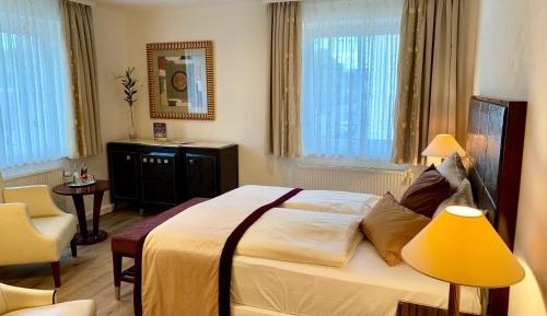 Deluxe Queen Room