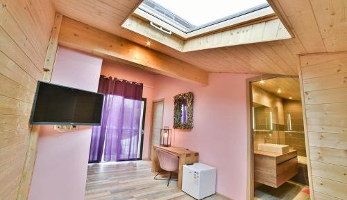 Suite with River View