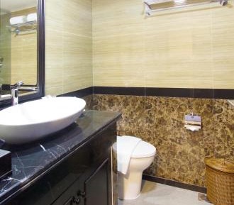 Deluxe Suite Room Double or Twin No Window (Non Smoking)