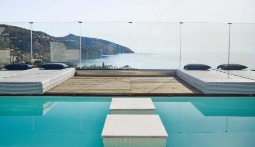 Suite with Shared Pool