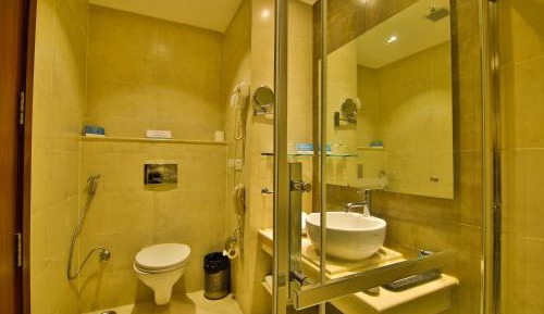 Executive Double Room with 15% discount on Laundry & 10% discount on Food.