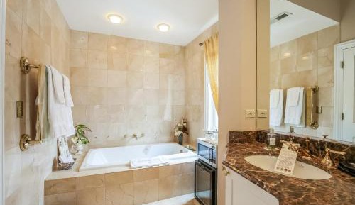 King Suite with Spa Bath