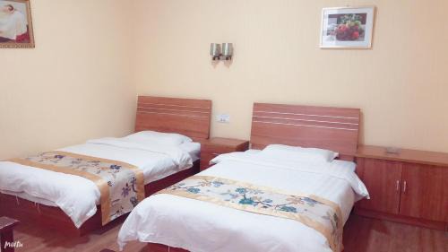Twin Room with Private Bathroom