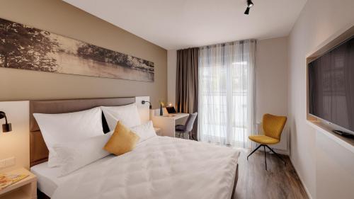 Standard Queen Room