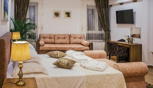 Deluxe Double or Twin Room with City View