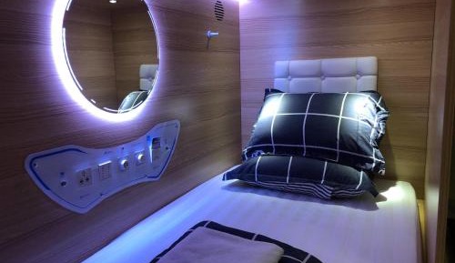 Single Capsule Pod in Mixed Dormitory 