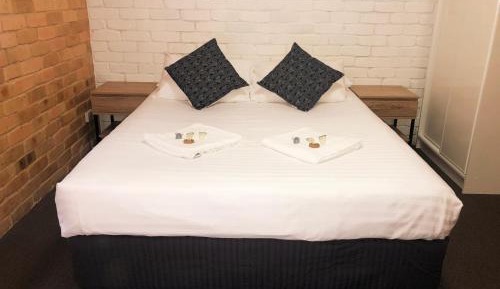 Standard Queen Room