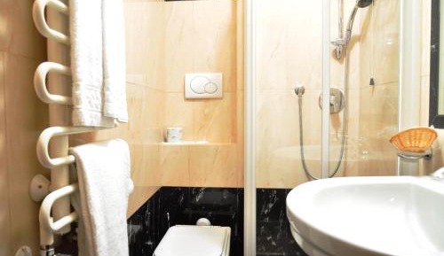 Double or Twin Room with Extra Bed