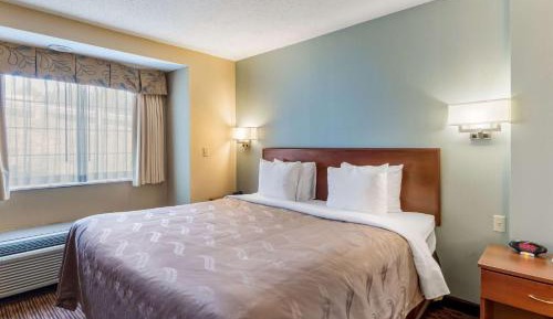King Suite - Accessible/Non-Smoking