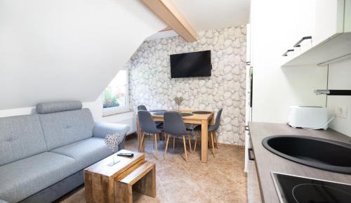 Apartment with Mountain View