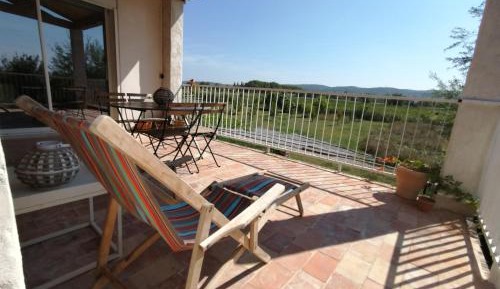 Three-Bedroom House with Terrace 