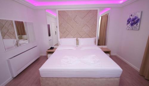 Deluxe Double Room with Extra Bed