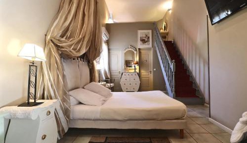 Quadruple Room (4 Adults + 0 Children) with Bath
