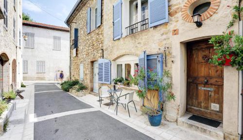 Three-Bedroom Townhouse