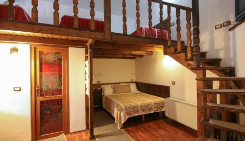 Family Room (5 Adults)