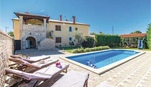 Three-Bedroom Holiday Home 