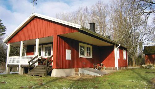 Three-Bedroom Holiday Home 