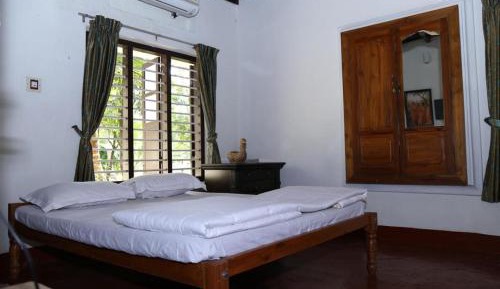 Deluxe Double Room with Extra Bed