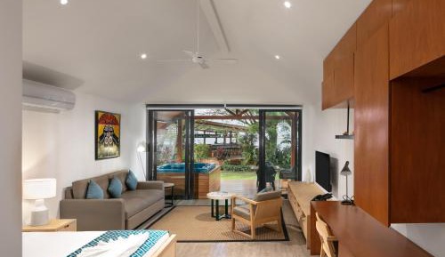 Luxury Waterfront Villa