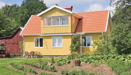 Three-Bedroom Holiday Home 